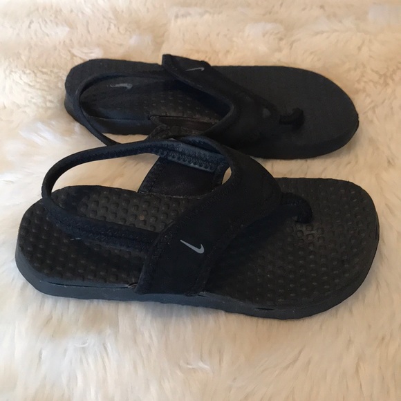 10c nike slides